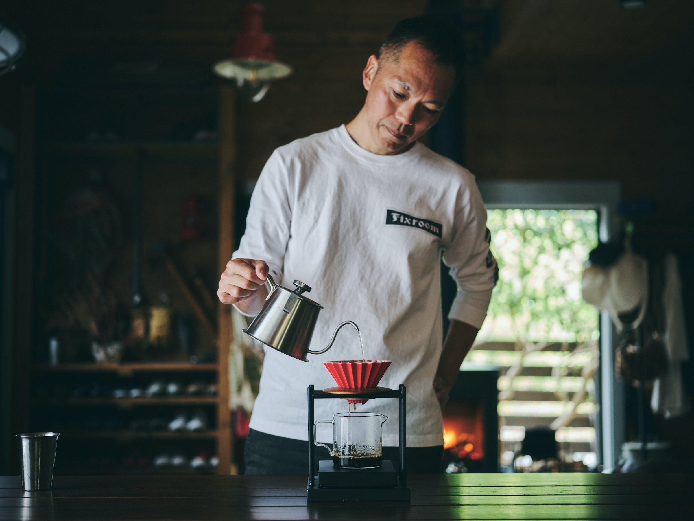 自然豊かな地で紡がれるクラフトマンシップ。 “コーヒーが苦手な焙煎士”が生み出すギアと焙煎豆